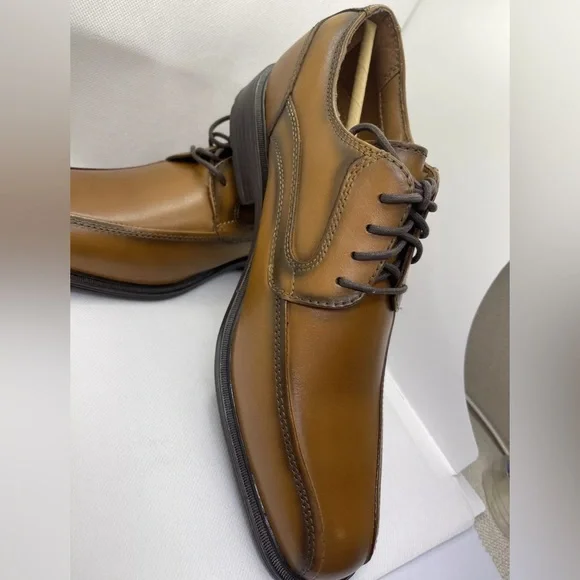 G. H. bass mens Boys shoes/ Gordon -Tan /9 M/ Best For Dressing Up/Leather